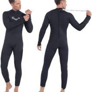 NWT:
Ravani Wetsuit ✔️